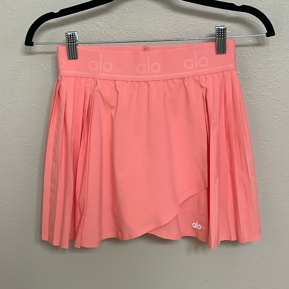 Alo Aces Tennis Golf Skirt Sz XS with Shorts & Pockets in Pink Coral Strawberry